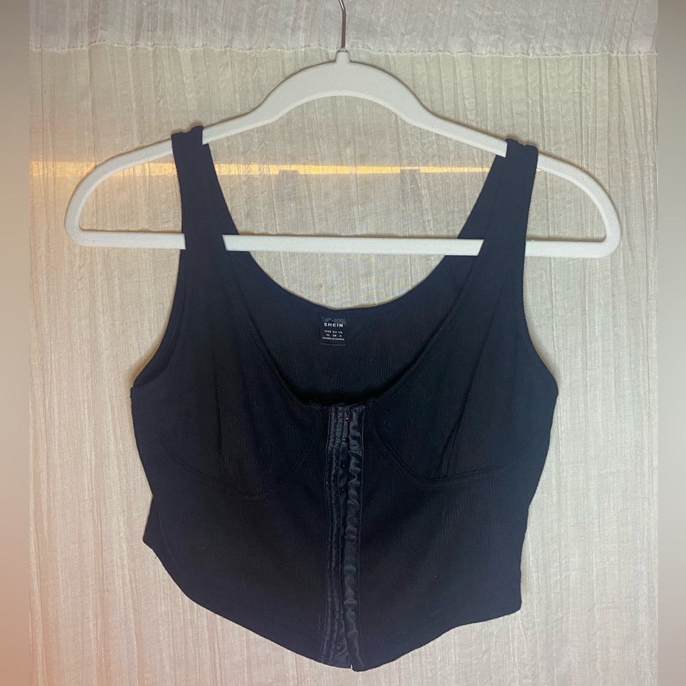 Rib-knit crop top tank with scoop neck in black, size Medium, from SHEIN